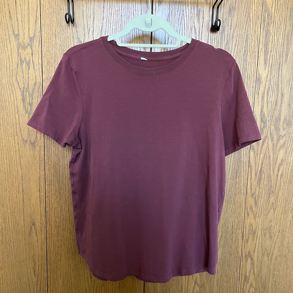 Love Crew Lululemon tee shirt